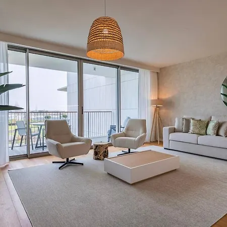 Coastal Bliss With Lagoon View Apartment *