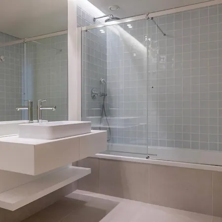 Coastal Bliss With Lagoon View Apartment *