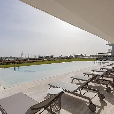 Coastal Bliss With Lagoon View Apartment *