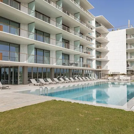 Coastal Bliss With Lagoon View Apartment Armação de Pêra