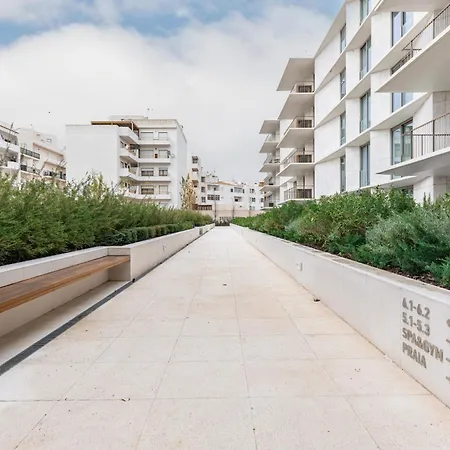 Coastal Bliss With Lagoon View Apartment